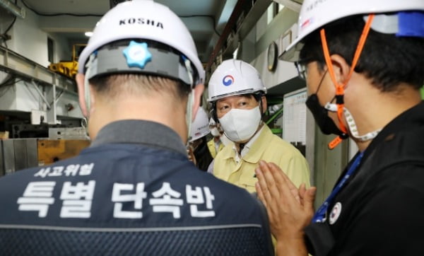  고용부, 끼임사고 안전조치 부실 제조업체 1289개에 '시정요청'