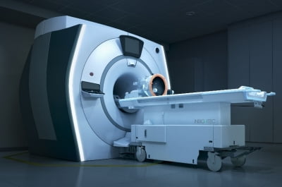 휴온스, 서울대병원에 뇌질환 혁신 치료기기 ‘엑사블레이트 뉴로’ 설치