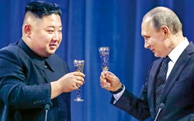 김정은, 푸틴에 "피로 맺은 친선 강화"…北·中·러 급속 밀착