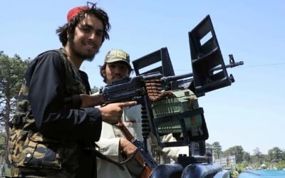 아프간 여성 "돈 없어 요리 못 해" …수류탄 투척한 탈레반