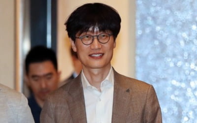 카지노 추천 창업자가 고액의 성과급 받은 이유 [김주완의 어쩌다IT]