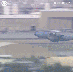 카불을 탈출하고 있는 프랑스군 수송기/사진=ITV TURKEY 