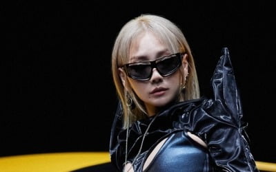 CL '스파이시' 글로벌 흥행…존 말코비치 "환상적, 자랑스러워"