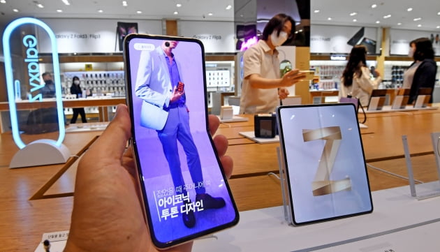 'Z폴드·플립3' 역대급 돌풍에…단종설 휩싸인 삼성 제품