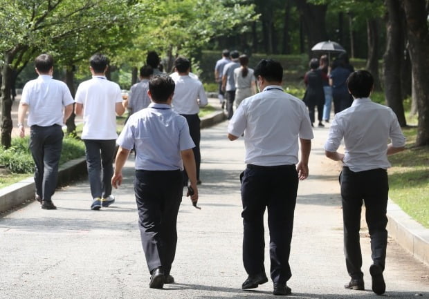 az-news-ai.blogspot.com - 한국인 60% "자식이 부모보다 못 살 것"…역대 최대 - 한국경제