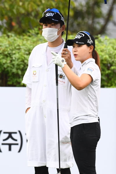 [포토] 이소미, '어떻게 공략할까~'