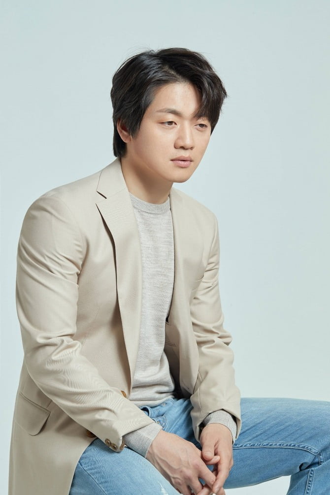 조복래, tvN ‘홈타운’ 합류…유재명과 콤비 호흡
