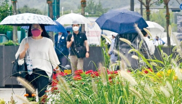 [포토] 내달 초까지 ‘가을 장마’ 