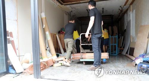 전북도, '침수 피해' 익산 상가에 재해구호기금 지원