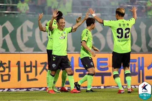 '문선민 결승골' 전북, 대구 2-1 꺾고 2위 탈환…성남 꼴찌탈출(종합)