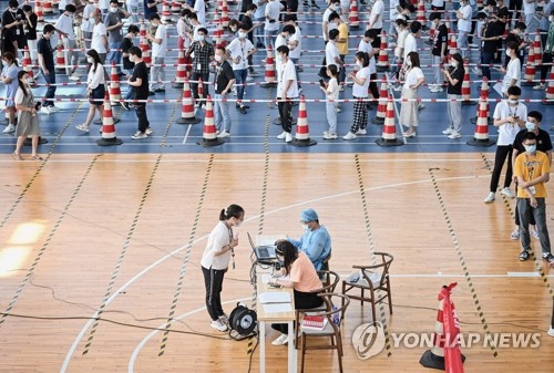 '코로나 비상' 베이징 이동제한…항공·철도 교통망 차단