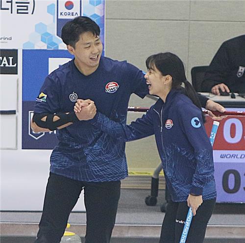 김민지-이기정, 컬링 믹스더블 국가대표로 변신…베이징 도전