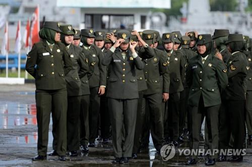 인도네시아 육군참모총장 "여군 처녀성 검사 폐지" 공식 확인