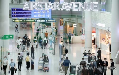 인천공항 8월 여객 하루 1만명대…16개월만에 회복세