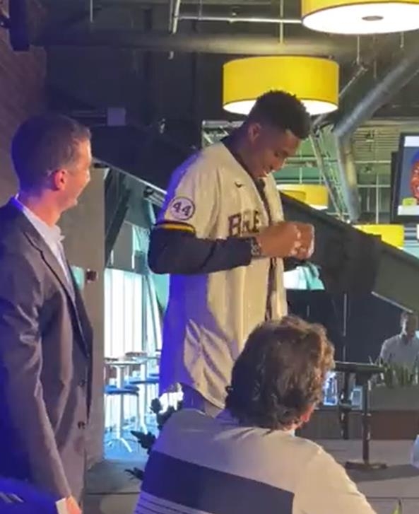 NBA 슈퍼스타 아데토쿤보, MLB 밀워키 지분 매입