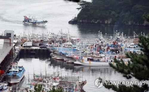 코로나·가을장마로 한산한 주말…해수욕장 대부분 폐장