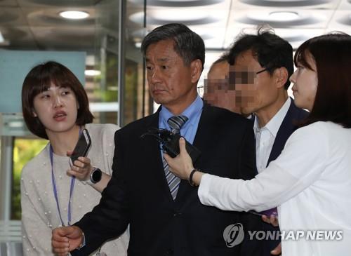 '불법사찰' 이종명 전 국정원 3차장 2심도 실형