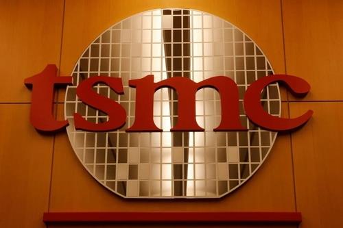 "대만 TSMC, 반도체 가격 최대 20% 인상…고객사에 통보"