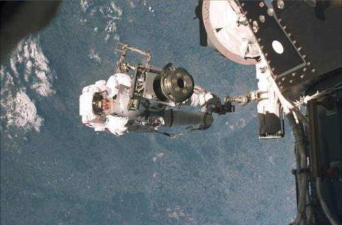국제 우주협력 상징 ISS 민간 우주정거장으로 대체 수순