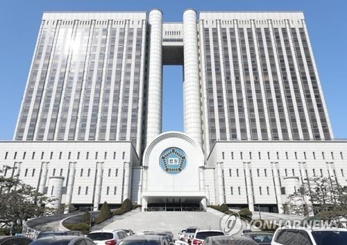 "文독재정권" 전단 400장 뿌린 대학원생 벌금형