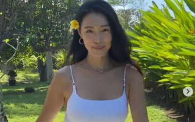 '168cm·51kg' 가희, 아찔한 수영복 워킹…눈 둘 곳이 없네 [TEN★]