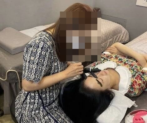 함소원이 눈썹 문신 시술을 받고 있는 모습./ 사진=인스타그램