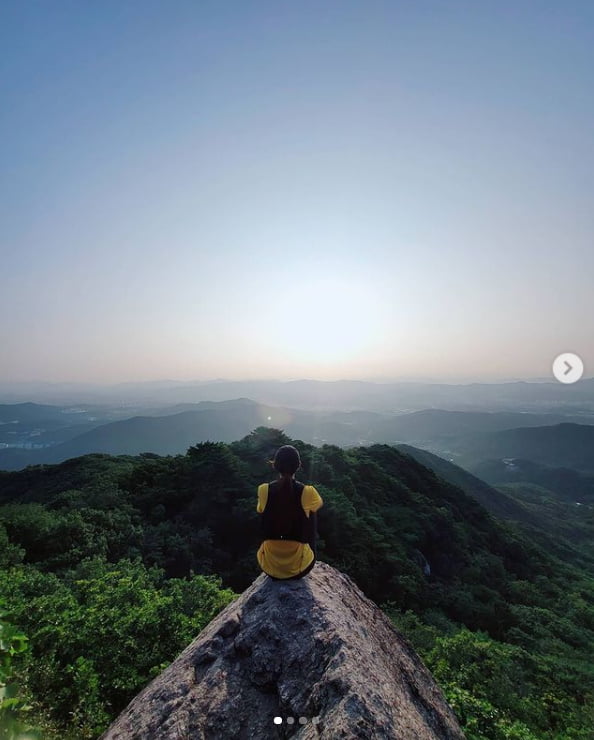 이시영, 등산여신 산 정상에서 해돋이...태풍이들 뭔들~[TEN★]