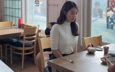 '김우빈♥' 신민아, '갯마을 차차차'로 만개한 러블리 비주얼 [TEN★]