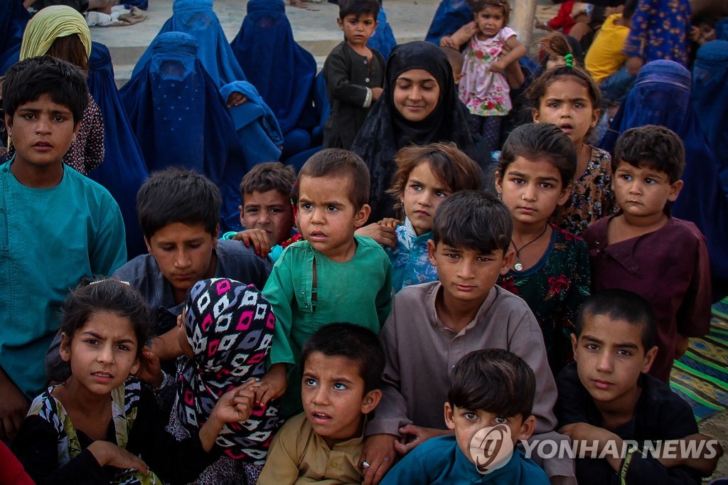 美에 협력했다 위험 처한 아프간 주민 수천명 더 구제