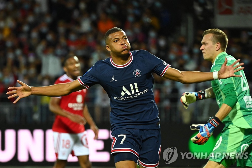 '축구의 신' 둘에 음바페까지…역대 가장 뜨거운 여름 이적시장