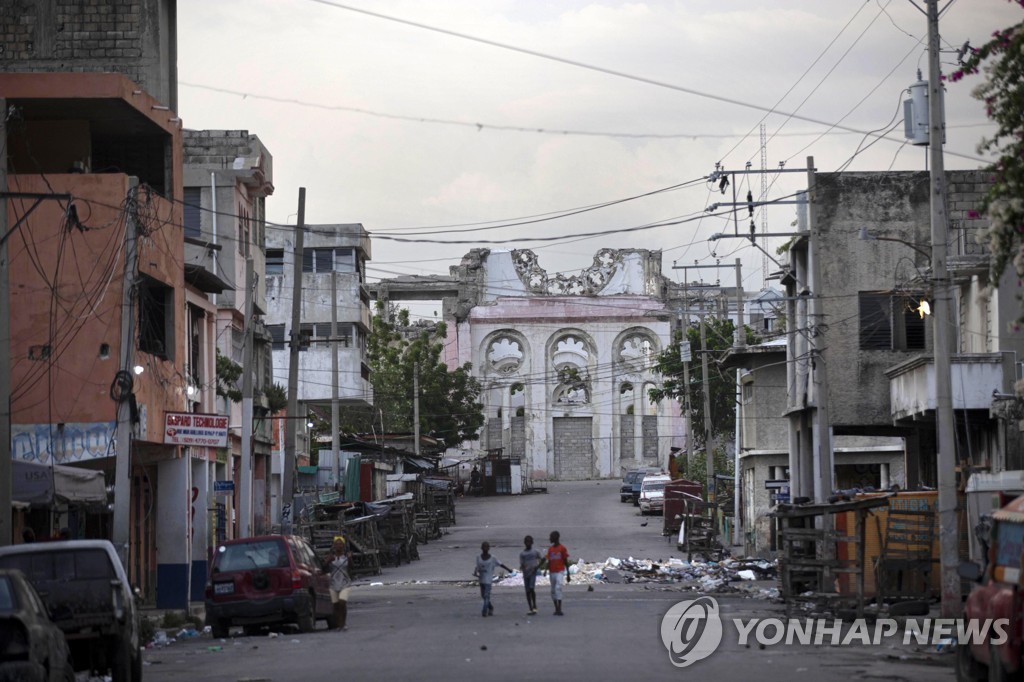 대통령 암살에 7.2 강진까지…엎친 데 덮친 혼돈의 아이티