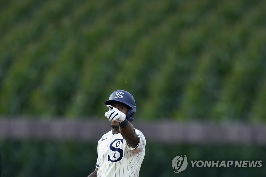 옥수수밭에서 나온 MLB 선수들…케빈 코스트너, 영화 장면 재연(종합)