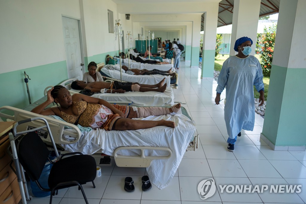 치료 급한 지진 부상자 넘치는데…아이티 의사 피랍 잇따라