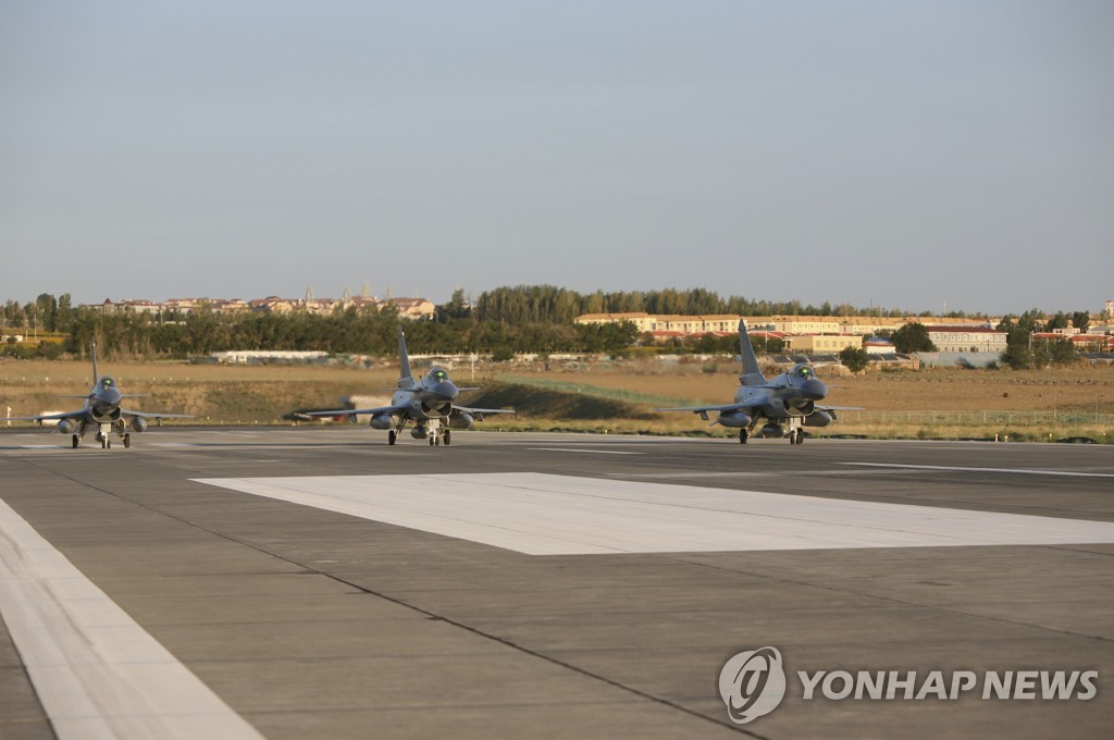 中, 러 주관 군사경연에 주력전투기들 파견해 '근육자랑'