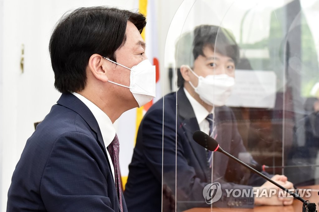 합당 신경전 점입가경…국힘 "安 응답하라" 국당 "겁박하나"