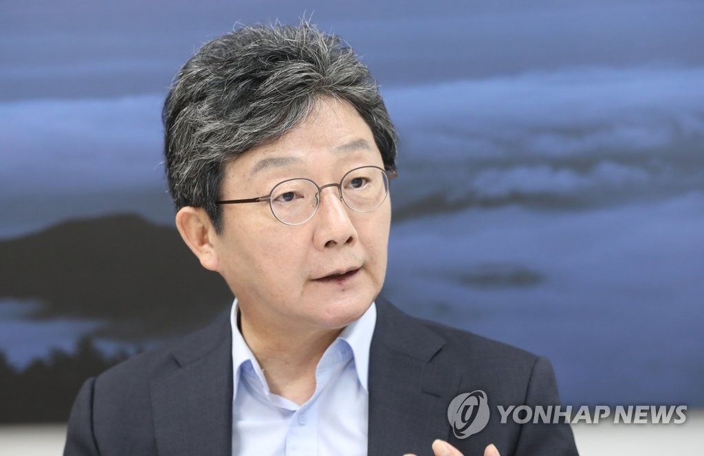 유승민, 尹·崔 겨냥 "신비주의 베일 벗으면 지지율 출렁일 것"