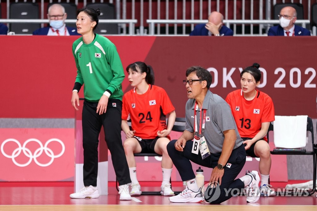 [올림픽] 핸드볼 강재원 감독 "좋은 경기 못 해 죄송…선수들은 최선"