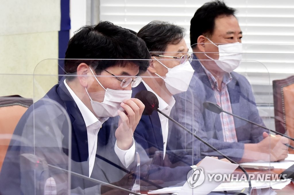 與, 윤석열 '설화' 원색 비난…"1일 1망언 행보 끔찍"(종합)