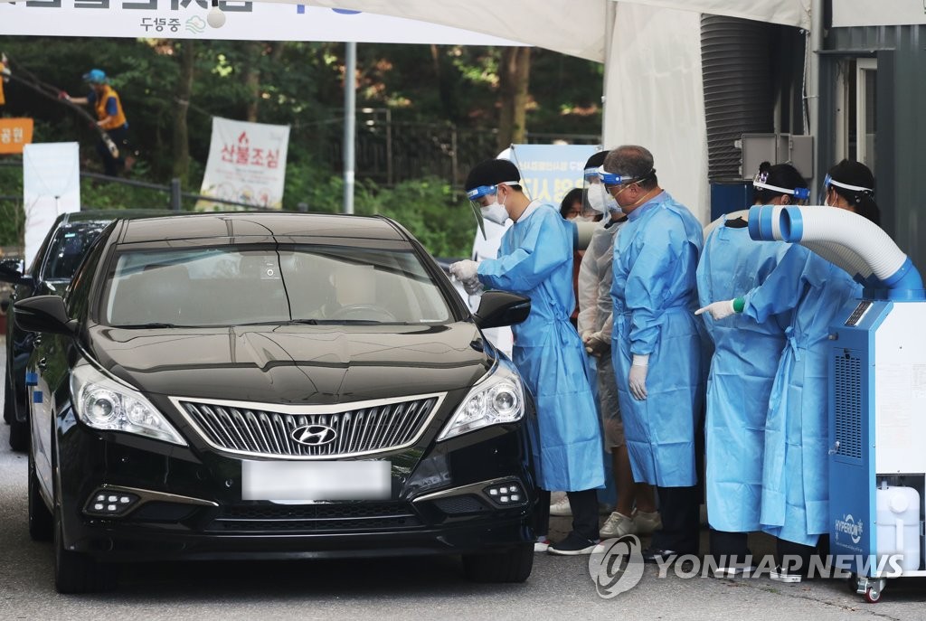 신규확진 1천776명,한달째 네자리…비수도권 700명 육박-위중증 급증(종합)