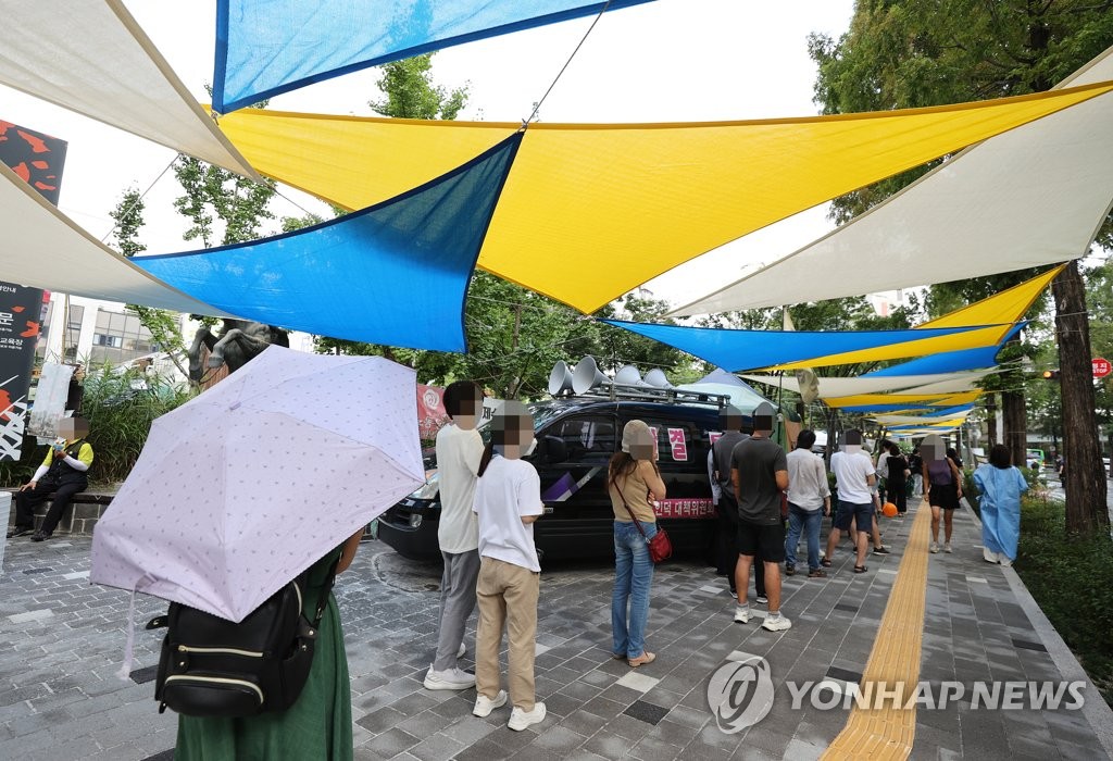 체육시설-학원-음식점서 새 집단감염…파주 신병교육대 12명 확진