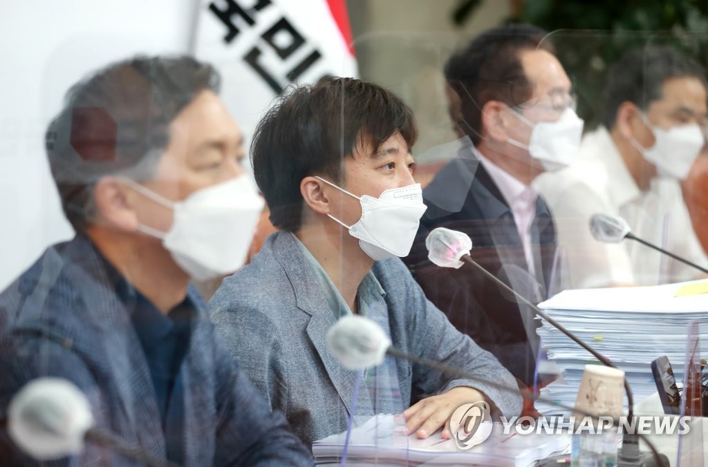 국민의힘 경선버스 '시간표' 확정…토론회·안철수 곳곳 지뢰밭
