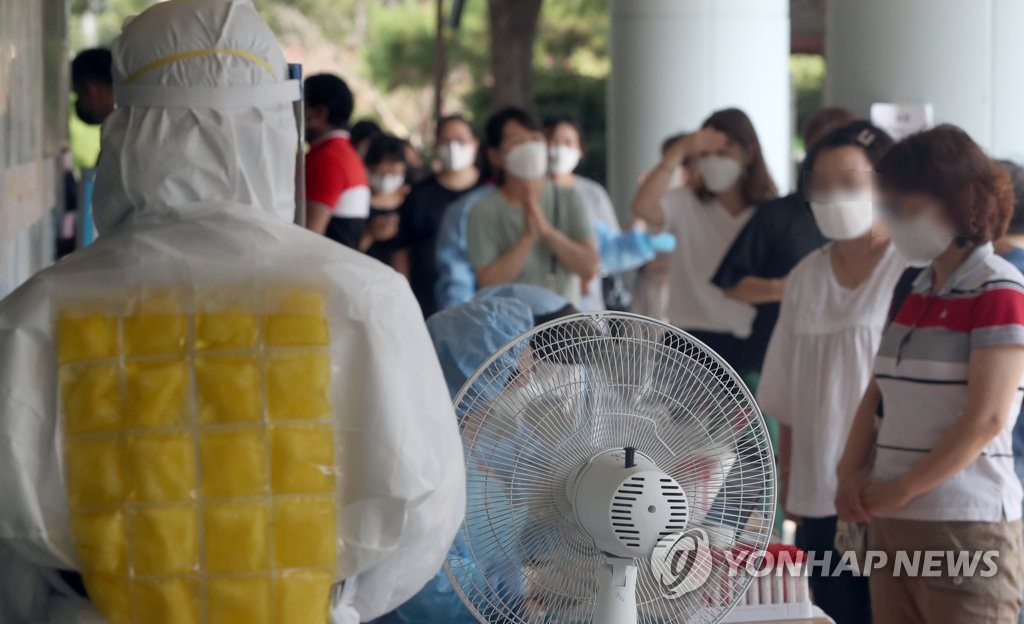 신규확진 1천776명,한달째 네자리…비수도권 700명 육박-위중증 급증(종합)