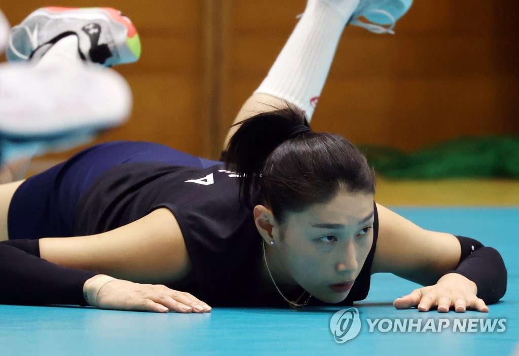 [올림픽] '목소리 갈라진' 김연경 "내일 목에 피가 나도록 뛰겠다"