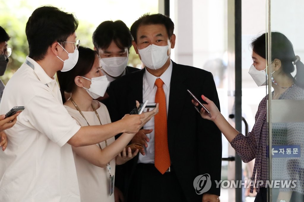 정은보 "금융감독 본분은 규제 아닌 지원…시장과 소통하라"(종합)