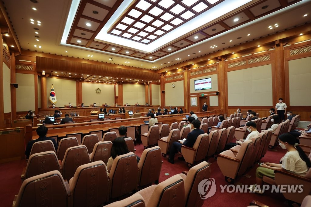 '임성근 탄핵' 최종 변론…재판개입 놓고 공방전(종합)