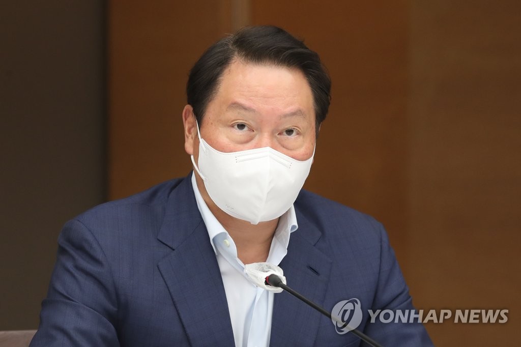 최태원 SK 회장, 허위사실 방송한 유튜브 채널 경찰에 고소