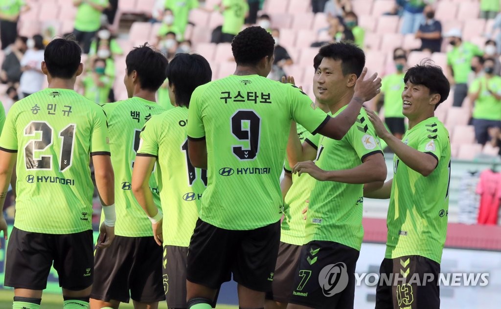 전북, 서울 3-2로 잡고 '전주성 3연승'…한교원 멀티골(종합)