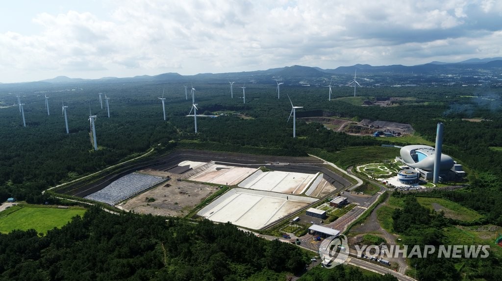 제주 쓰레기 대란 날까…동복리 마을회 불연성 폐기물 반입 봉쇄