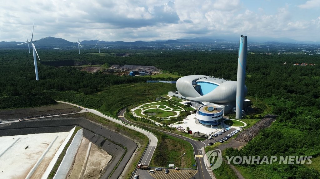 제주 쓰레기 대란 날까…동복리 마을회 불연성 폐기물 반입 봉쇄