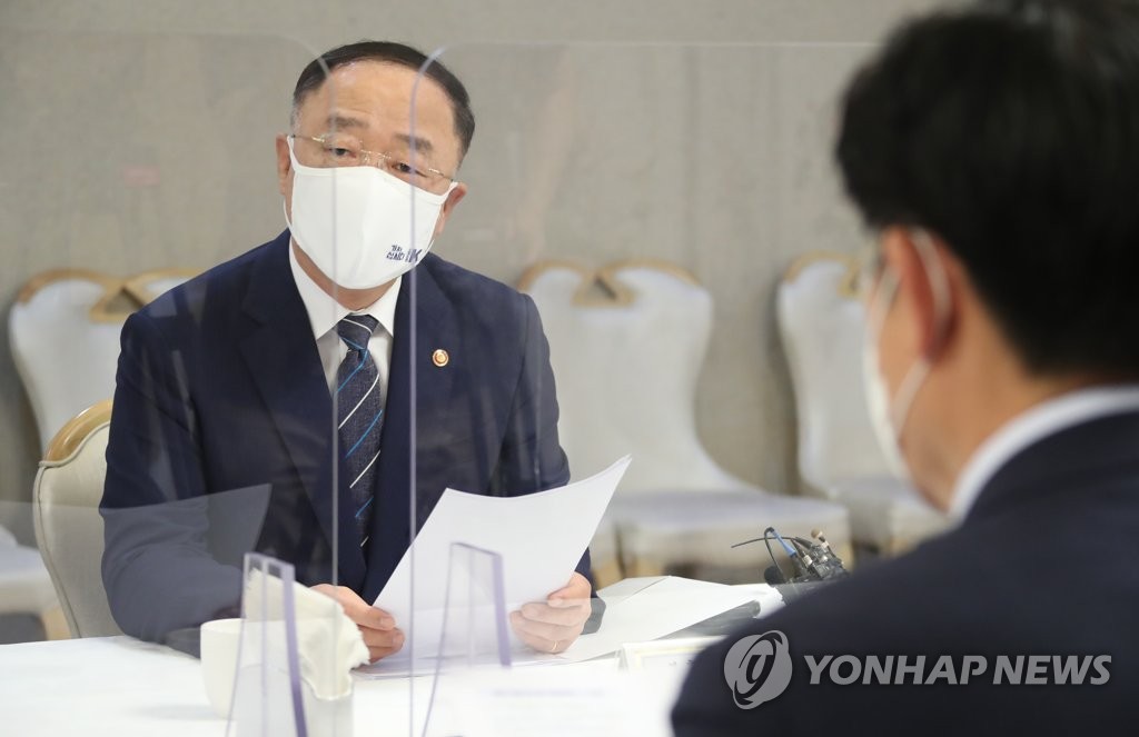 홍남기 "누구나집 사업 조기 가시화…9월 사업자 공모"(종합)